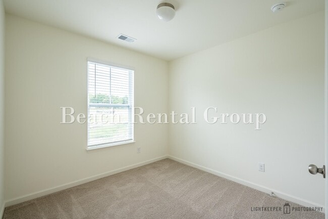 Building Photo - 209 Banbury Ln