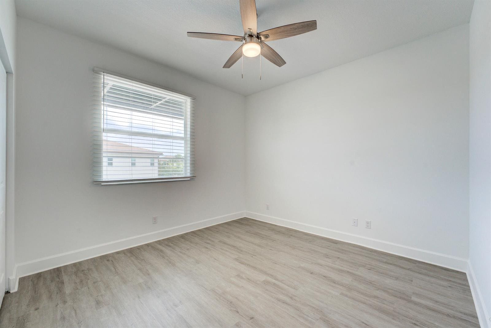 Building Photo - 9075 Kingsmoor Way