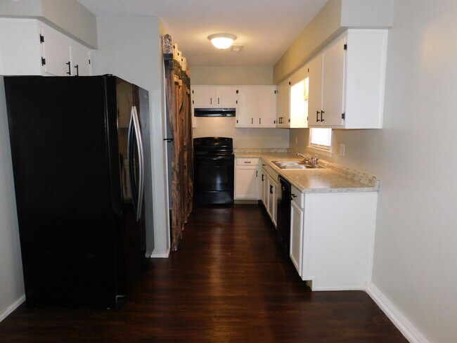 Building Photo - Charming Home in Havelock