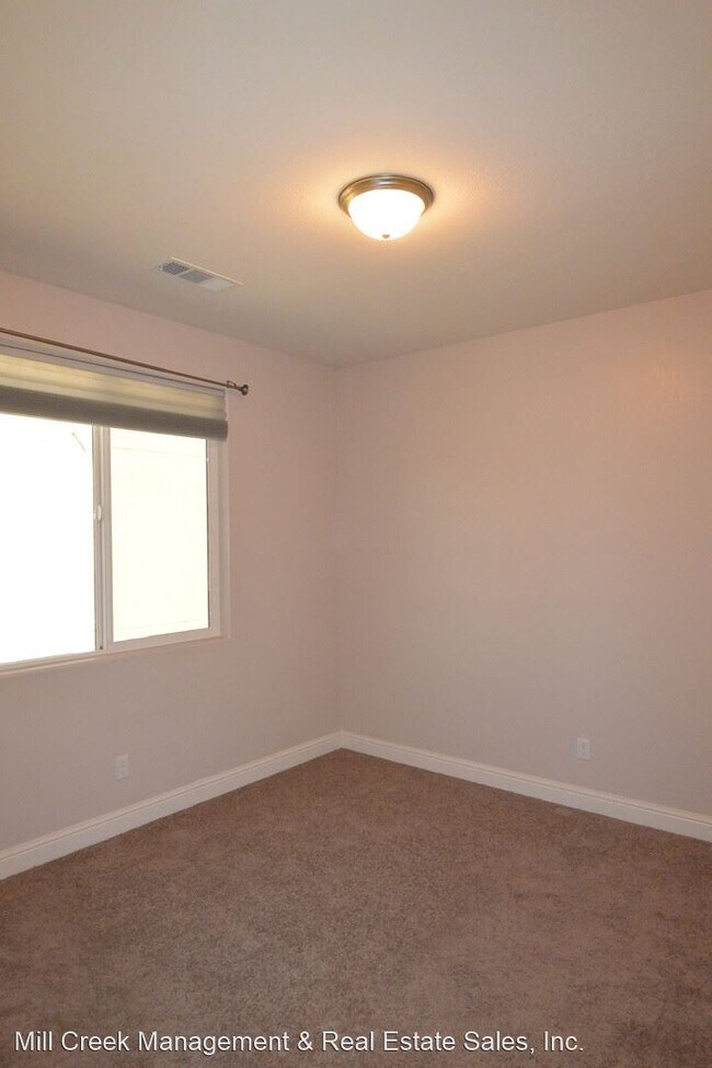 Building Photo - 4 br, 3 bath House - 2618 W. Sady