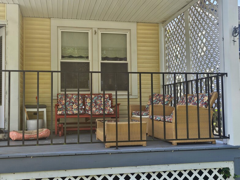 Community back porch - 51 Colonial Rd