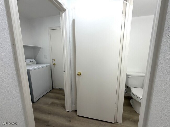 Building Photo - 7383 W Diablo Dr