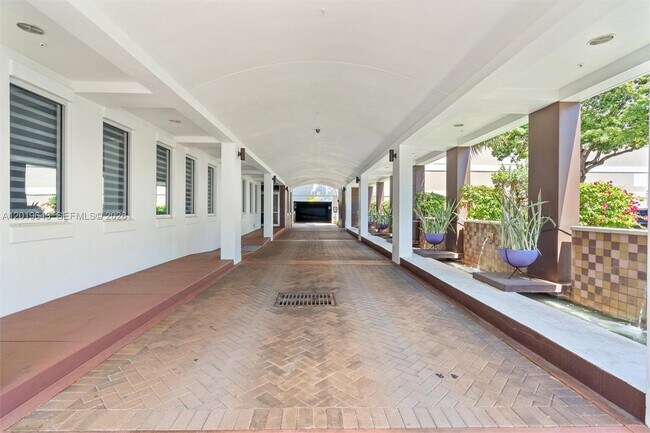 Building Photo - 455 E Palmetto Park Rd