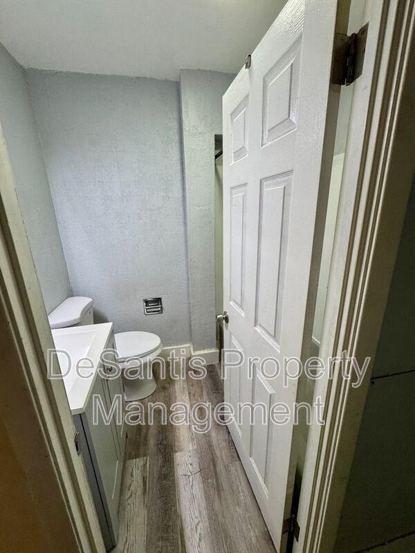 Building Photo - 1810 Brownsville Rd