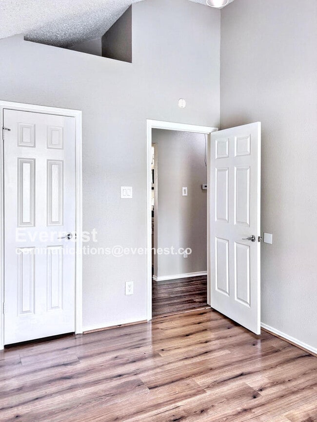 Building Photo - 2734 Indian Trail Dr