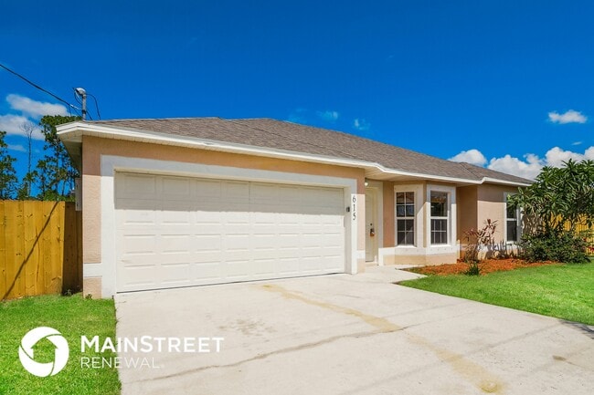 Building Photo - 615 NW North Macedo Blvd