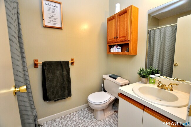 Building Photo - 30 Simsbury Landing