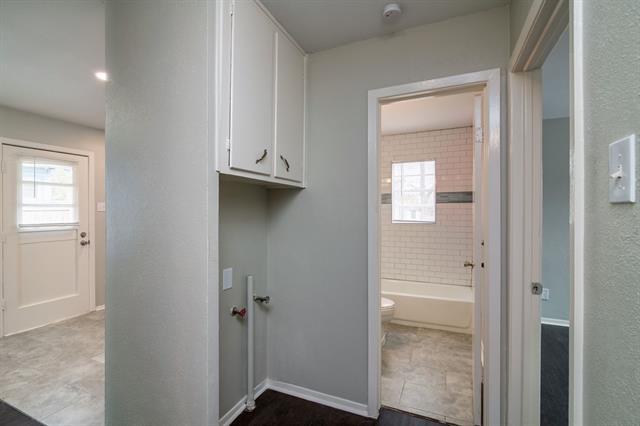 Building Photo - 3933 Stanley Ave