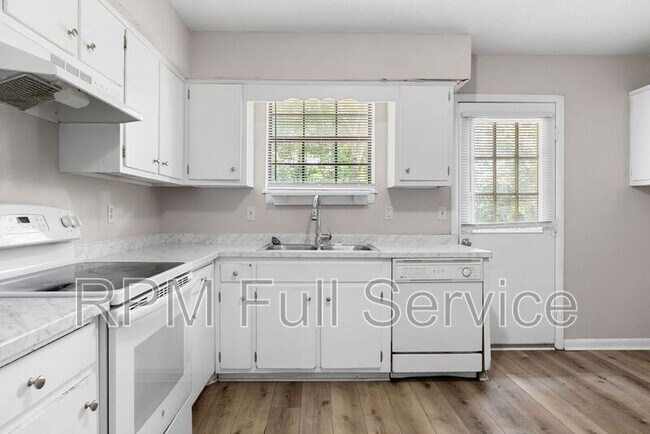 Building Photo - 4426 Central Valley Dr