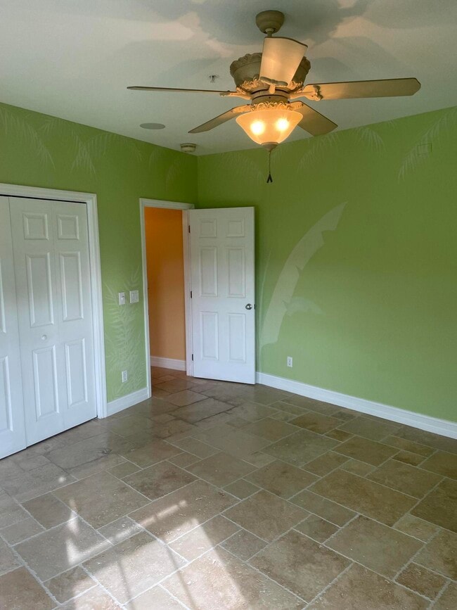 Building Photo - 5605 College Rd