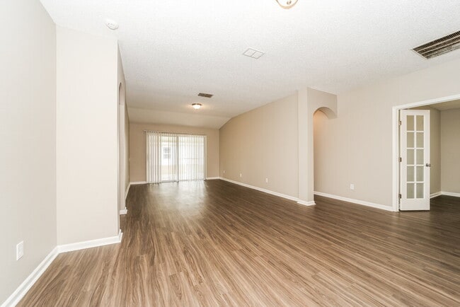 Building Photo - 11576 Kings Ridge Ct N