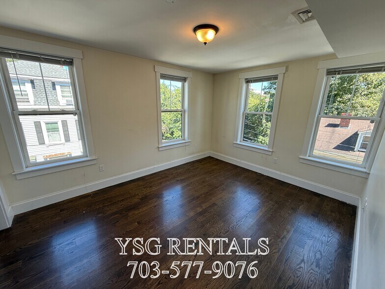 Building Photo - 2 Alleghany St