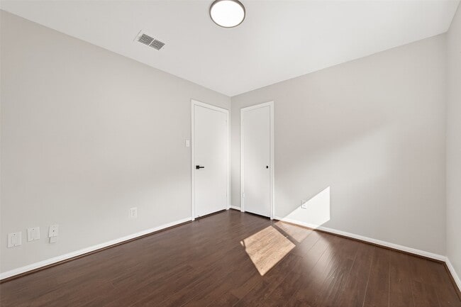 Building Photo - 6207 Claridge Dr