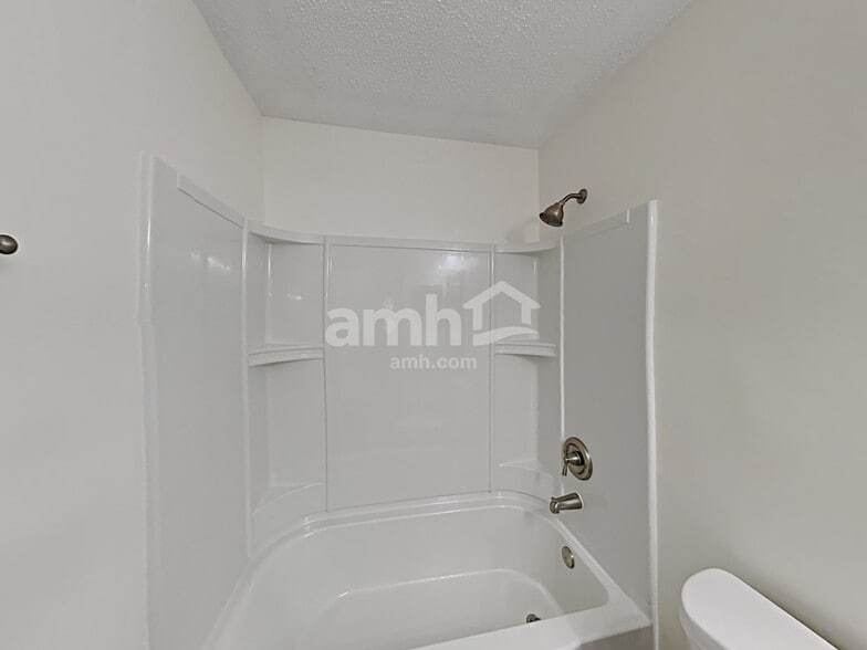 Building Photo - 7590 Fawn Lake Dr N