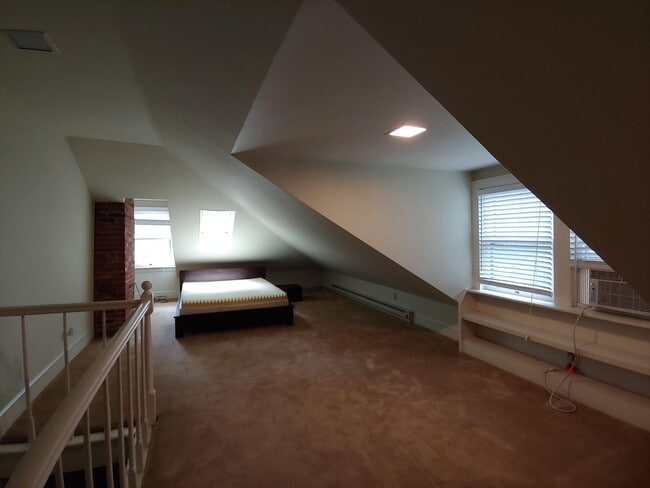 Building Photo - Charming 3/4 bedroom home in desired Carlisle neighborhood