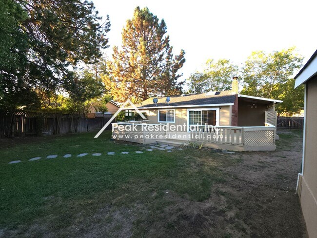 Building Photo - Nice 3bd/1.5 ba Carmichael Home With RV Access!
