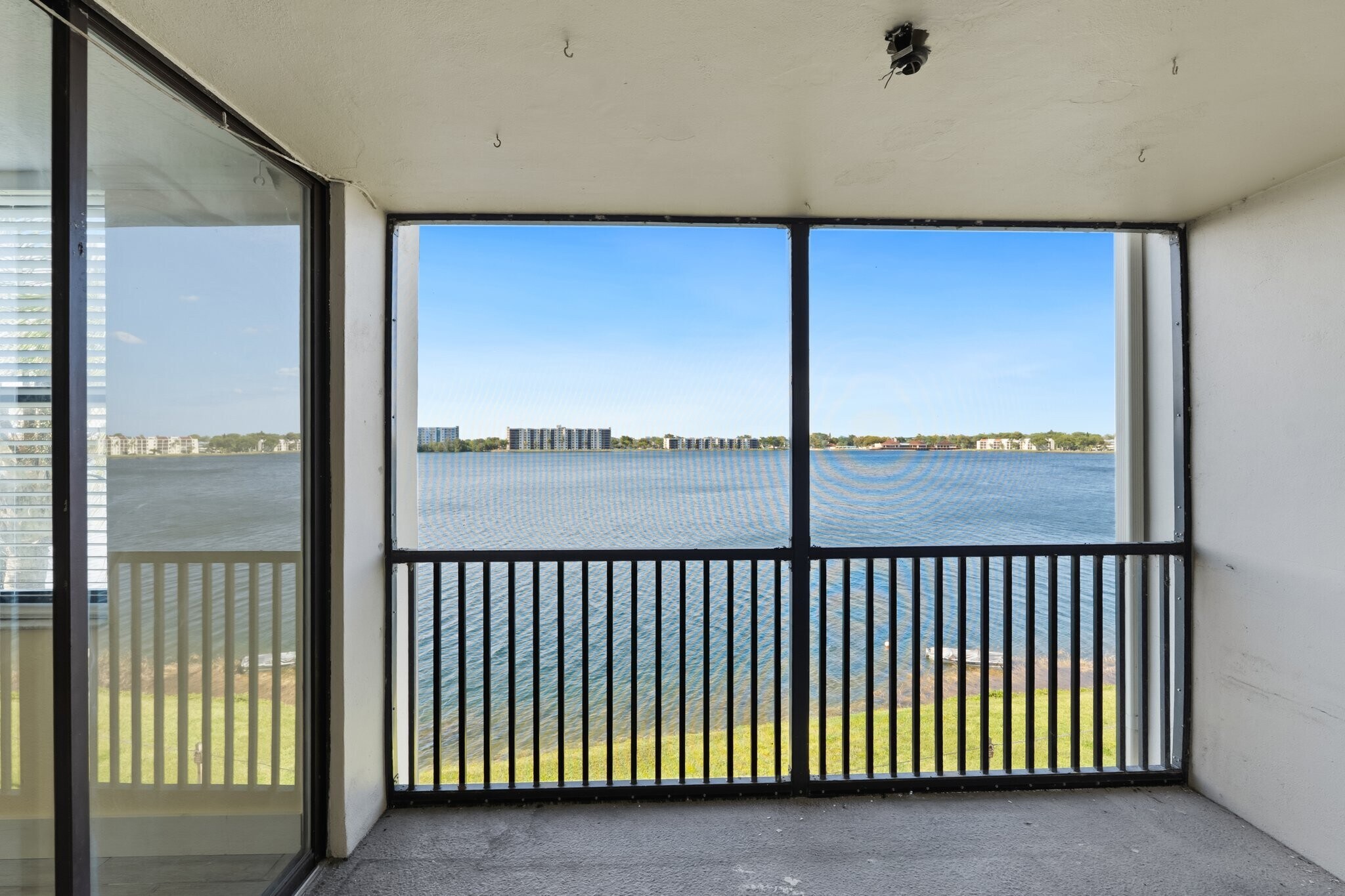 Building Photo - 115 Lake Emerald Dr