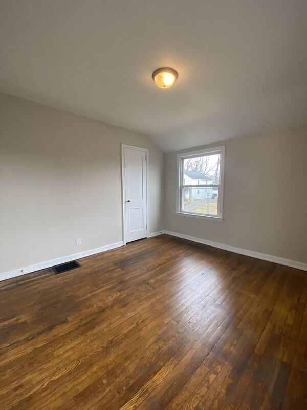 Building Photo - 971 Sheridan Ave