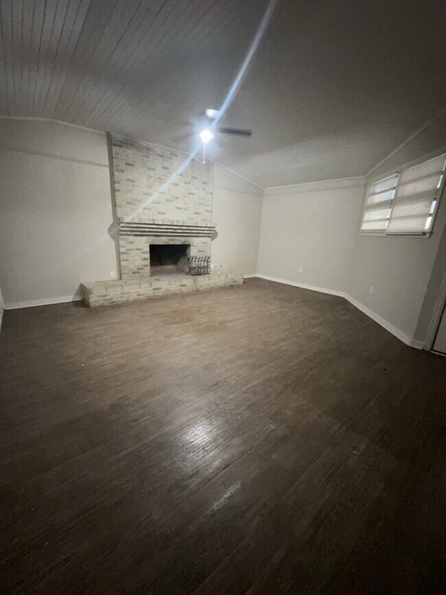 Building Photo - 5855 Canton Park Dr