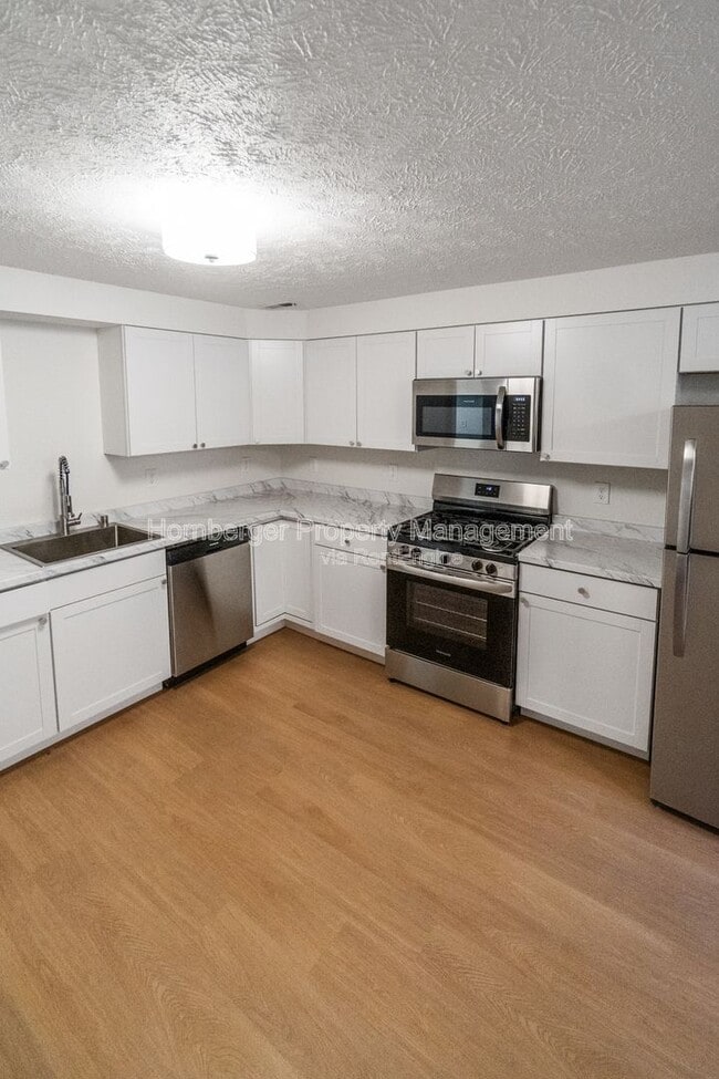 Building Photo - 8715 N Kelly Ct