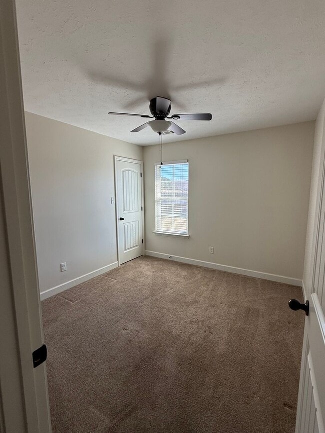 Building Photo - 3 Bdrm  2 Bath in Atoka