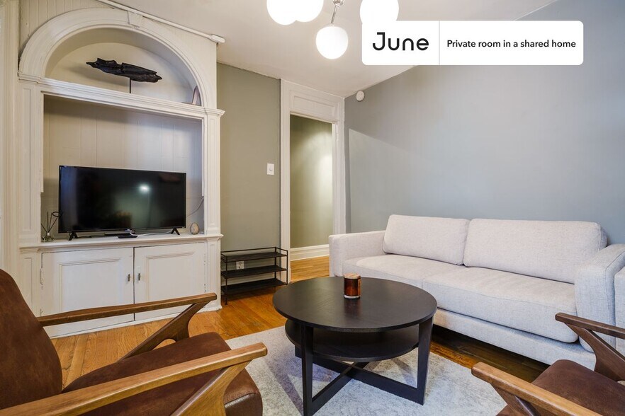 Building Photo - Room in Shared 4 bed/1 bath home in Chelsea