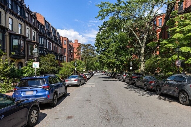 Building Photo - 230 Marlborough St