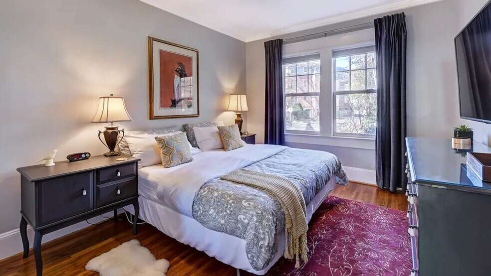 Building Photo - 800 Magnolia Ave