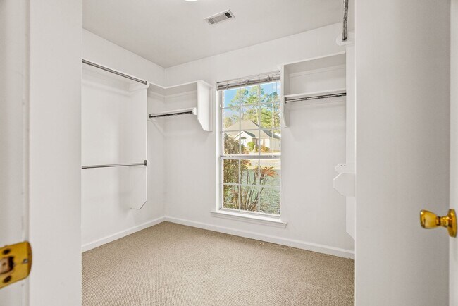 Building Photo - 12711 Misty Creek Dr