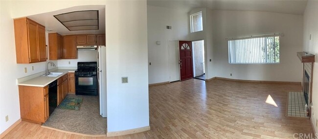 Building Photo - 543 Springbrook N