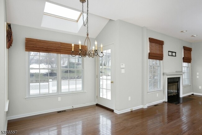 Building Photo - 171 Patriot Hill Dr