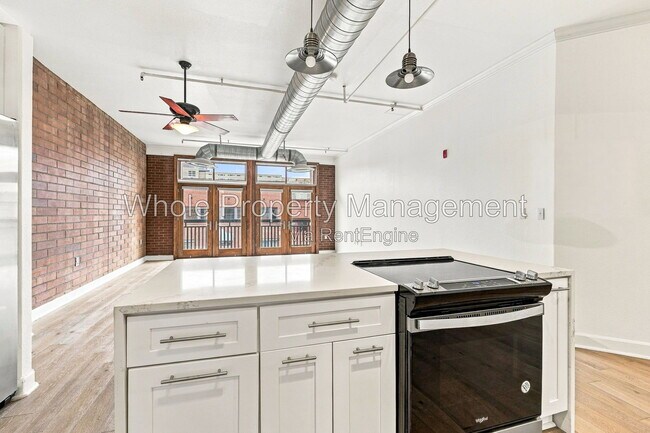 Building Photo - 2245 Blake St