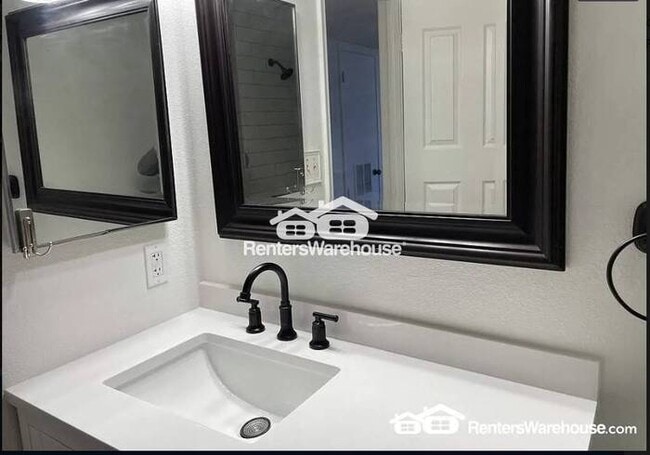 Building Photo - 3BD/2BA Home With Pool in Phoenix, AZ