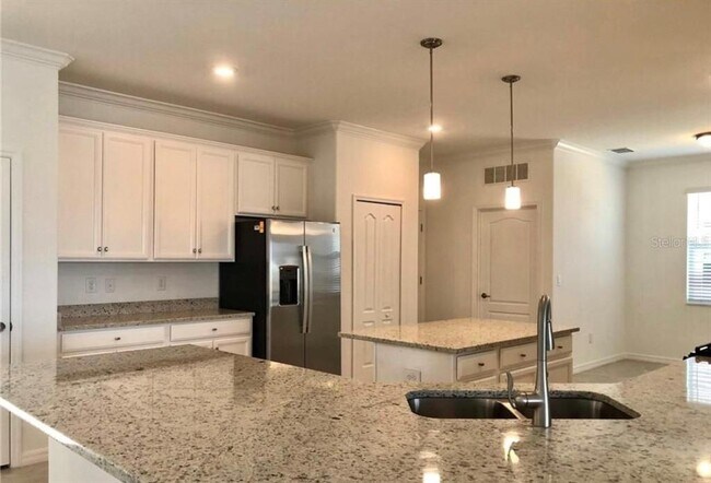 Building Photo - 17629 Fallen Br Wy