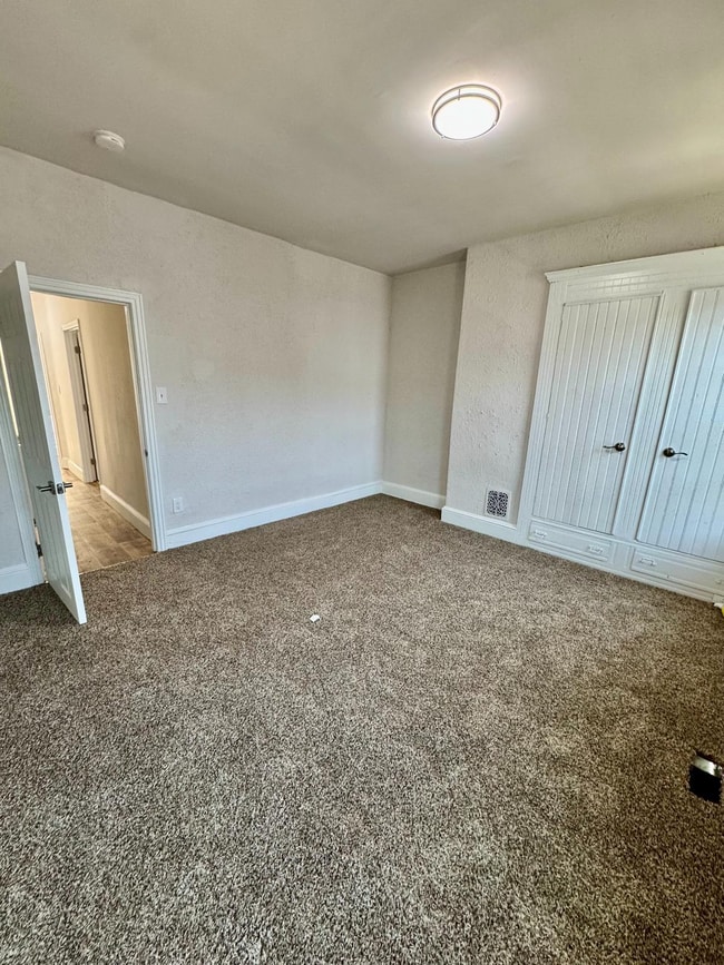 Building Photo - 2055 E Stella St