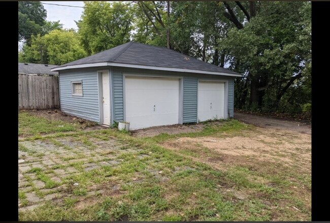 Building Photo - 519 Belvidere St E