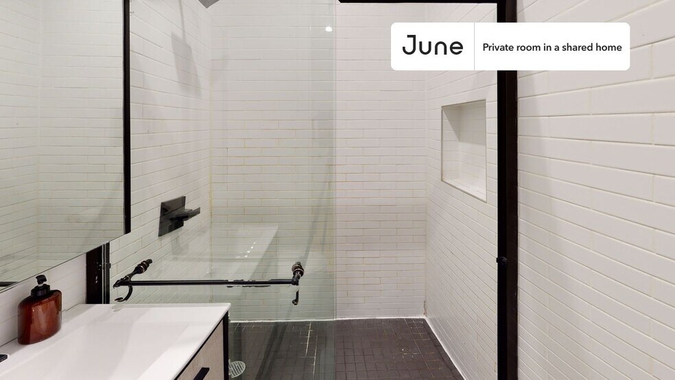 Building Photo - Room in Shared 4 bed/2 bath home