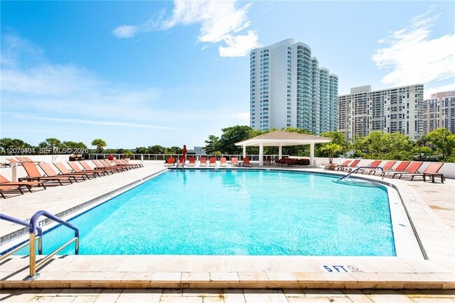 Building Photo - 20515 E Country Club Dr