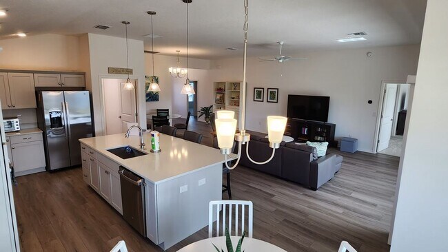 Building Photo - 2650 Quelly Rd