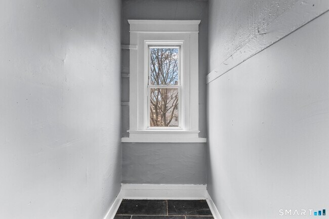 Building Photo - 78 Shelton Ave