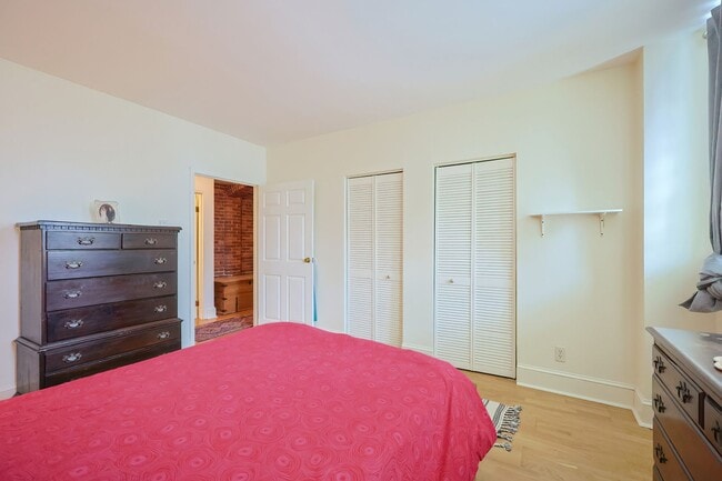 Building Photo - Hovey Condo