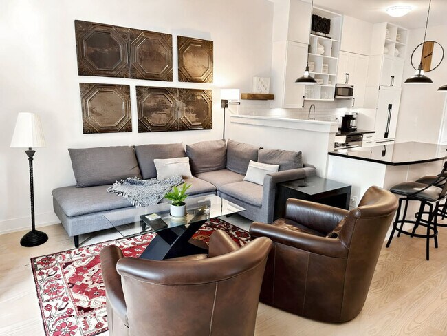 Building Photo - 1408 Pleasant St