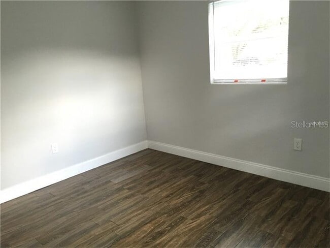 Building Photo - 508 Varsity St