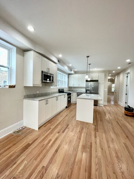 Building Photo - 5506 N Glenwood Ave