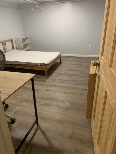 Building Photo - 5632 Beacon St