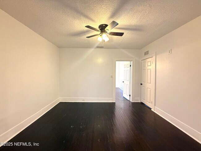 Building Photo - 4541 Woolman Ave