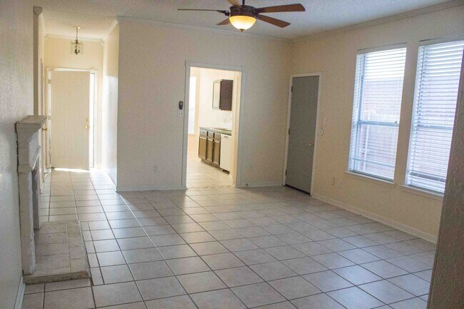 Building Photo - 7212 Park Creek Cir W