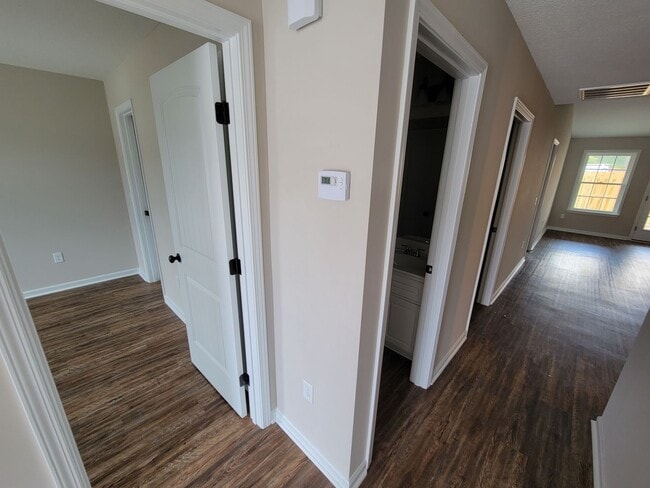 Building Photo - 431 Andover Dr