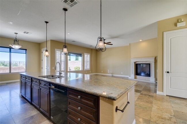 Building Photo - 2713 Cyrano St