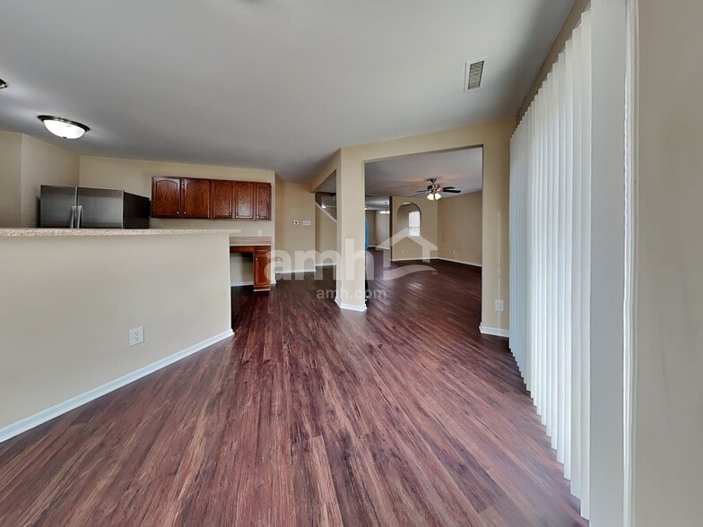 Building Photo - 1320 Perga Ct